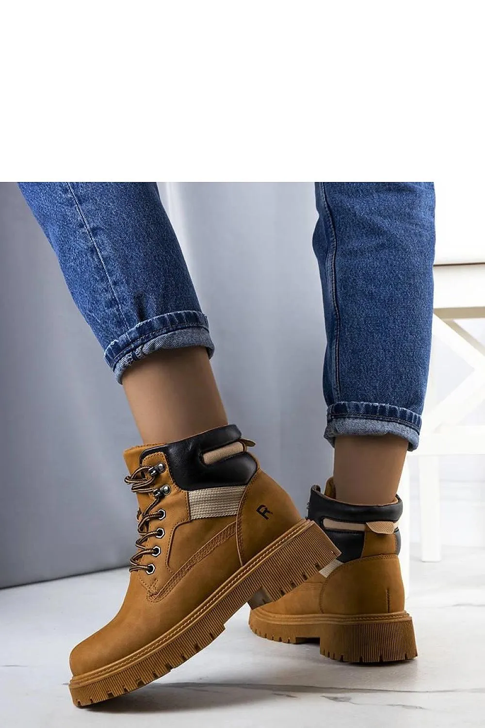 Brown Nadel trappers Shoes