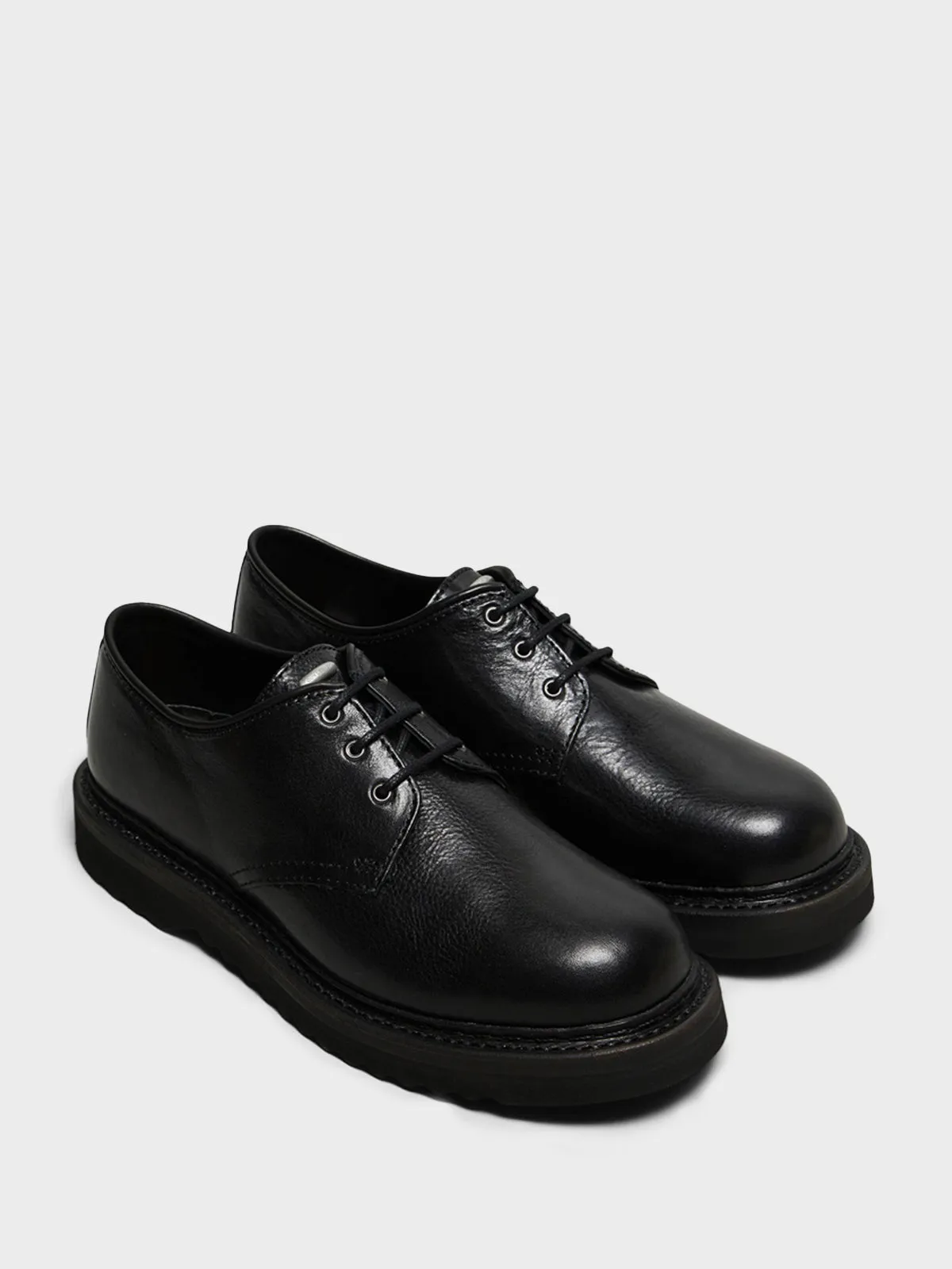 Tramper Shoe in Black Supple