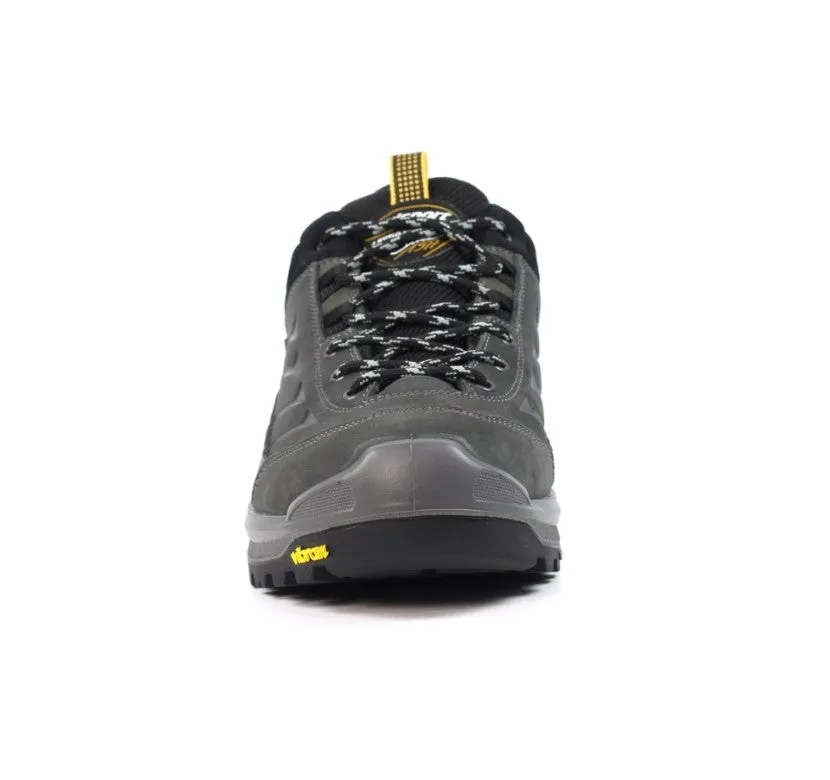 Traverse Walking Shoes